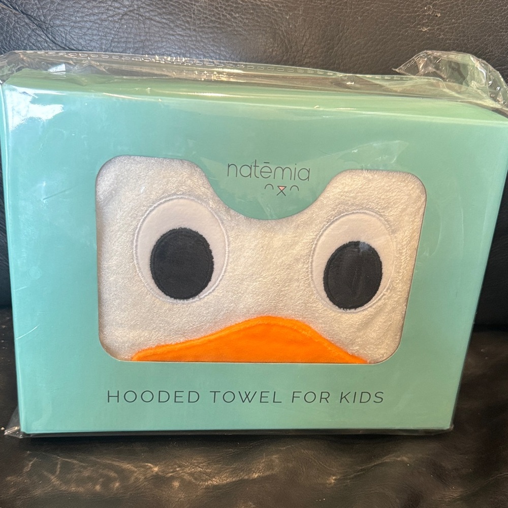 Kids Hooded Towel - White with Orange Beak